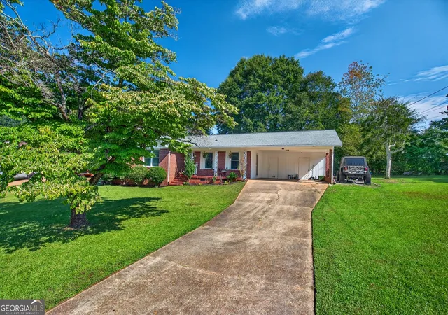 Photo 3 of Single family home for sale at 928 Norwood Dr, Lagrange, GA 30240 | MLS# 10825051 | Listing updated on 2026-08-27