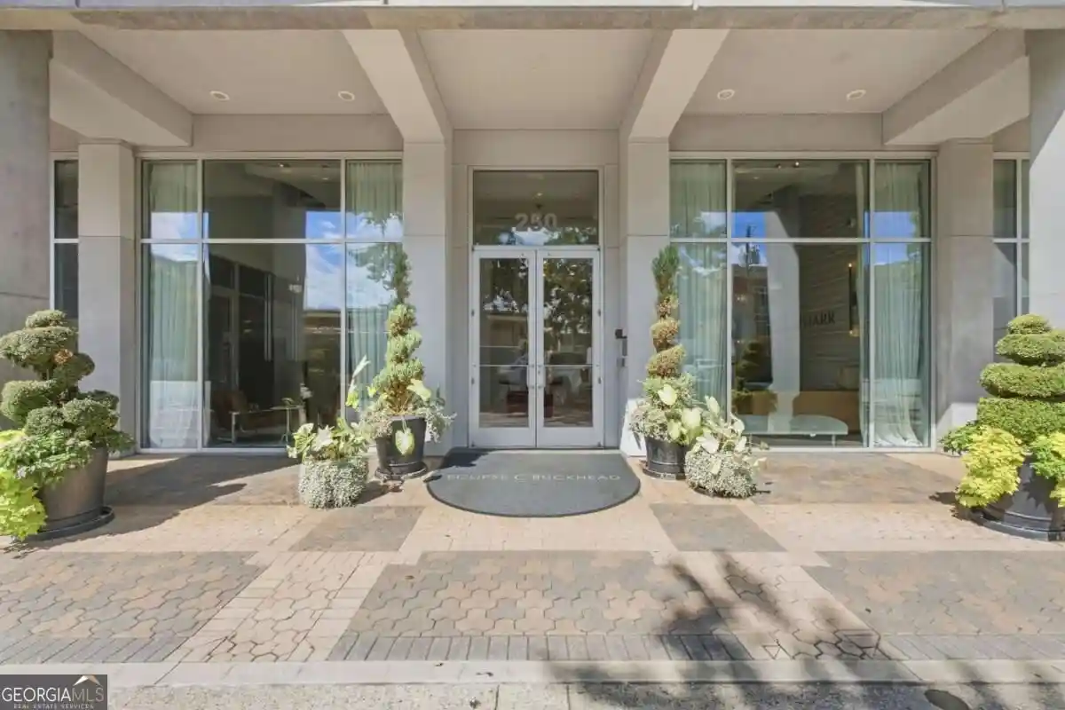 Listing Photo 1 - Condo for sale in 250 Pharr Rd Ne located at 250 Pharr Rd Ne, Atlanta, GA 30305 - Unit #1209