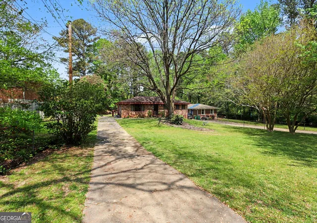 Photo 3 of Sale Pending at 7019 Lakeview Ln, Doraville, GA 30360 | MLS# 10795300 | Listing updated on 2026-09-08
