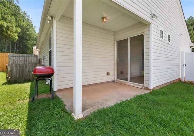 Photo 2 of Single family home for sale at 203 Oak Grove Ln, Acworth, GA 30102 | MLS# 10818251 | Listing updated on 2026-09-03