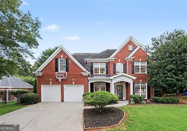 Photo 3 of Sale Pending at 2335 Oakshire Ct, Decatur, GA 30033 | MLS# 10821211 | Listing updated on 2026-09-12
