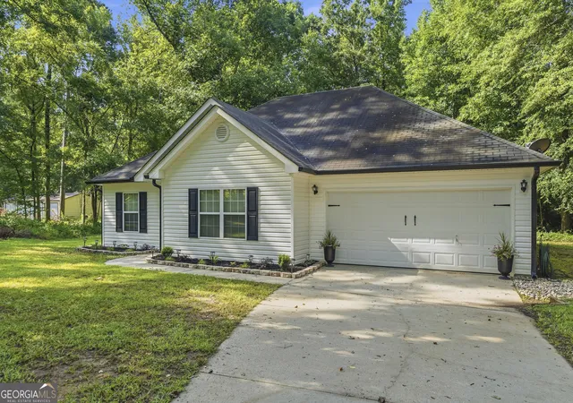Photo 3 of Single family home for sale at 613 Kings Rd Se, Milledgeville, GA 31061 | MLS# 10809469 | Listing updated on 2026-08-17