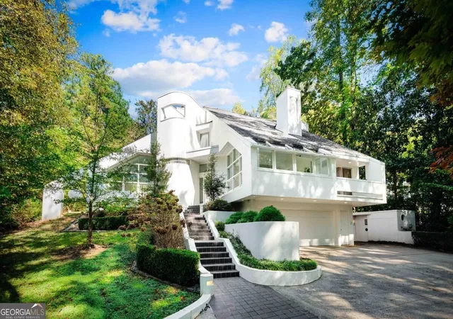 Photo 1 of Single family home for sale at 423 Hillside Dr Nw, Atlanta, GA 30342 | MLS# 10877894 | Listing updated on 2026-10-27