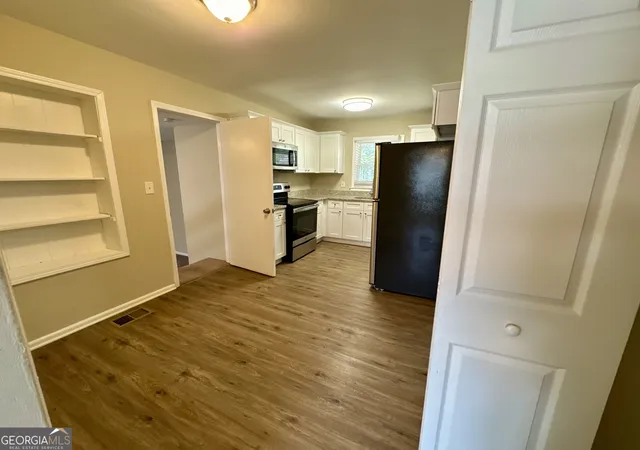 Photo 4 of Single family home for sale at 1908 S Columbia Pl, Decatur, GA 30032 | MLS# 10478073 | Listing updated on 2026-10-03