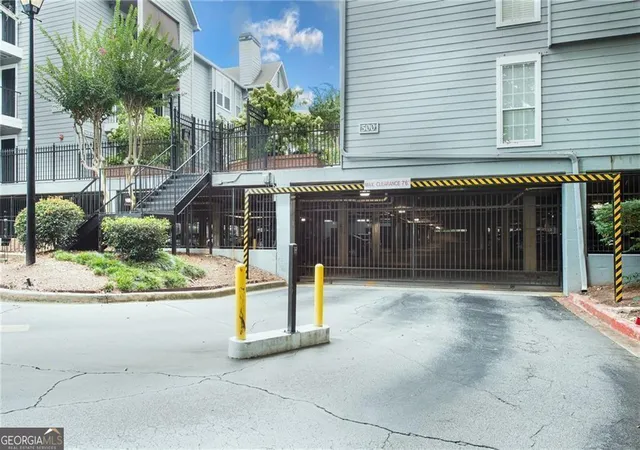 32nd image of 416 Granville Ct, Sandy Springs, GA 30328 | MLS# 10772211