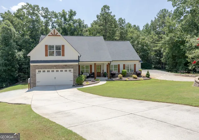 3rd image of 1941 Windstone Pl, Winder, GA 30680 | MLS# 10817463