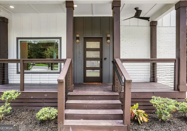 2nd image of 1956 Baker Rd Nw, Atlanta, GA 30318 | MLS# 10825895
