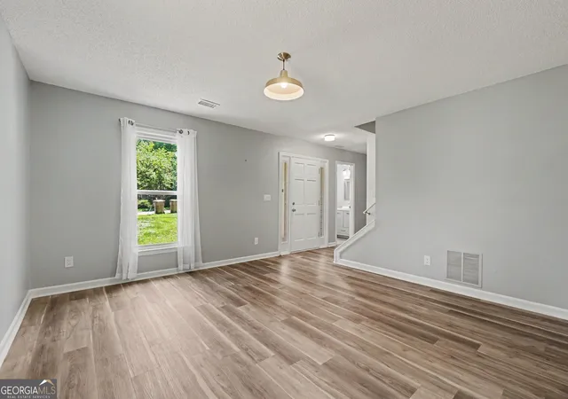 Photo 4 of Single family home for sale at 4821 Olde Ml Dr, Marietta, GA 30066 | MLS# 10820879 | Listing updated on 2026-09-18