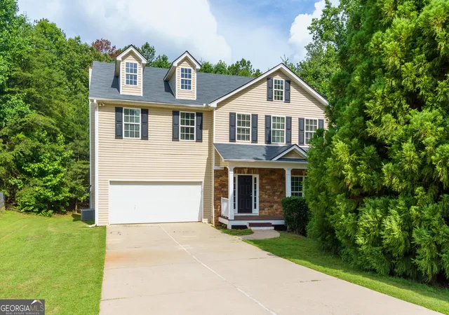 Photo 1 of Single family home for sale at 9015 Montclair Hills Dr, Cumming, GA 30028 | MLS# 10789958 | Listing updated on 2026-10-16