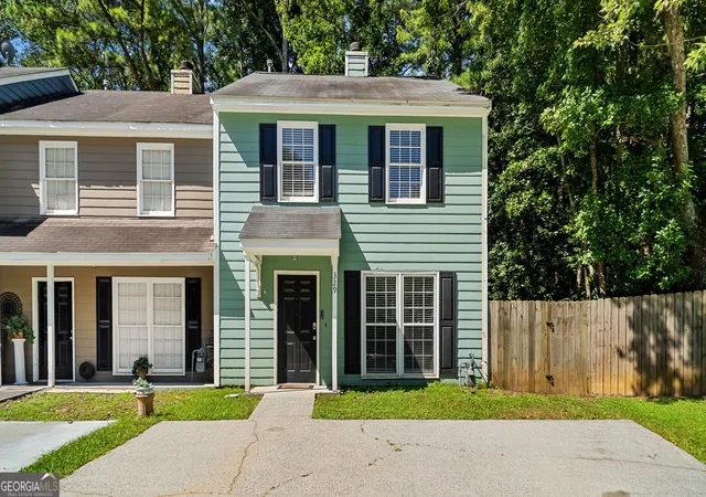 Photo 2 of Townhouse for sale at 329 Westland Way, Marietta, GA 30064 | MLS# 10825114 | Listing updated on 2026-09-03