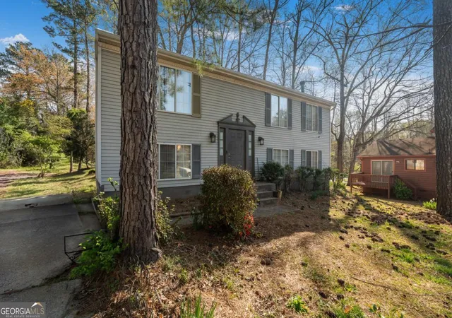 Photo 2 of Single family home for sale at 3274 Adelade Ct, Lithonia, GA 30038 | MLS# 10824189 | Listing updated on 2026-09-24