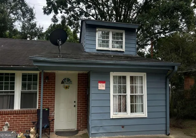 Photo 2 of Single family home for sale at 5405 Lee Cir, Forest Park, GA 30297 | MLS# 10820547 | Listing updated on 2026-08-20