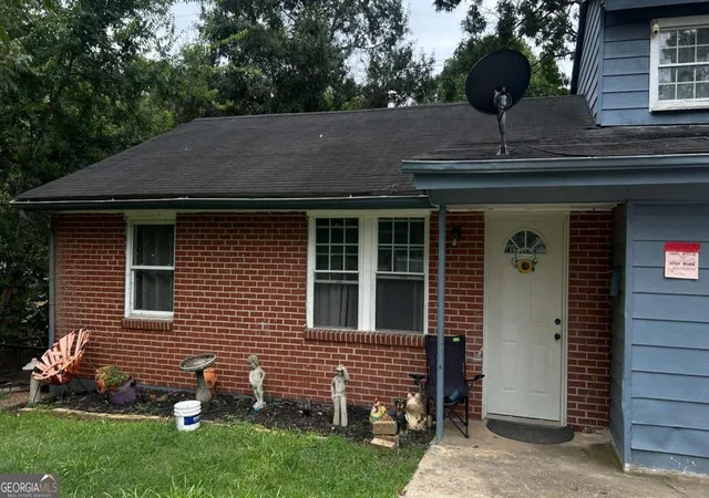 Photo 3 of Single family home for sale at 5405 Lee Cir, Forest Park, GA 30297 | MLS# 10820547 | Listing updated on 2026-09-23