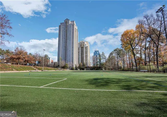 Listing Photo 3 - Condo for sale in building located at 795 Hammond Dr, Atlanta, GA 30328 - Unit #513