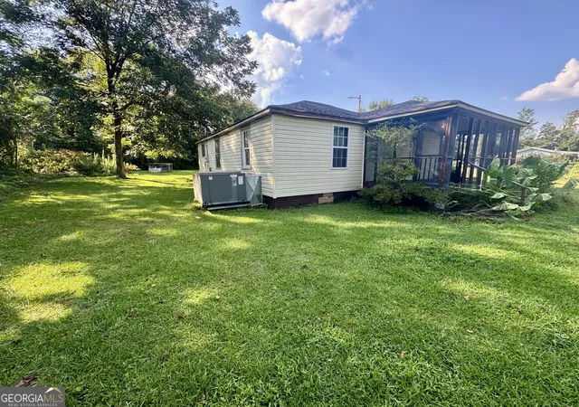 Photo 2 of Single family home for sale at 29 2nd Ave, West Point, GA 31833 | MLS# 10832380 | Listing updated on 2026-09-08
