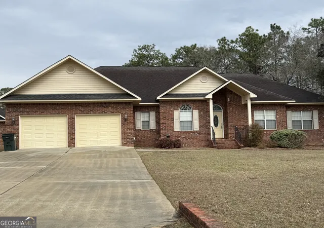Homes for sale in Glennville, GA | 102 Oak Cir, Glennville, GA 30427 | MLS# 10724249