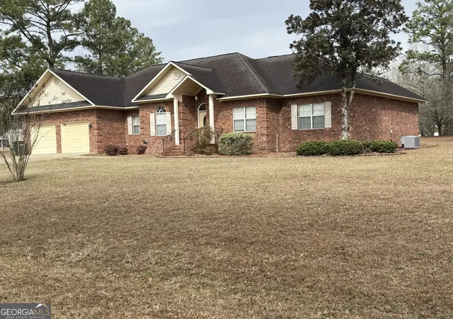 Homes for sale in Glennville, GA | 102 Oak Cir, Glennville, GA 30427 | MLS# 10724249