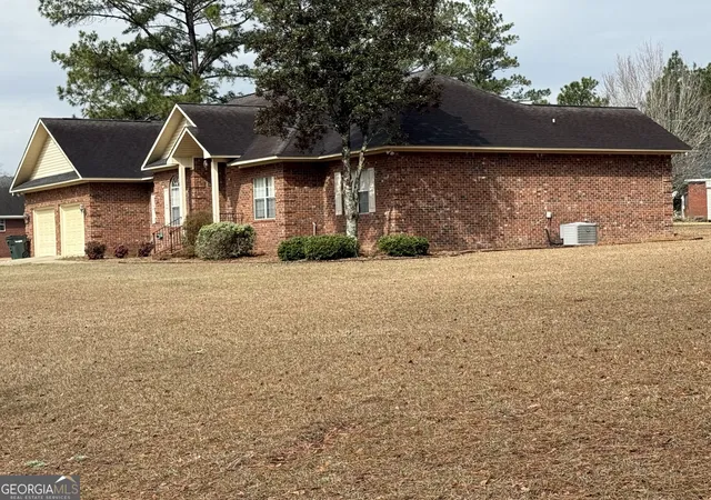 Homes for sale in Glennville, GA | 102 Oak Cir, Glennville, GA 30427 | MLS# 10724249