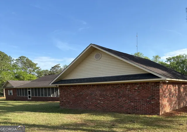 Homes for sale in Glennville, GA | 102 Oak Cir, Glennville, GA 30427 | MLS# 10724249