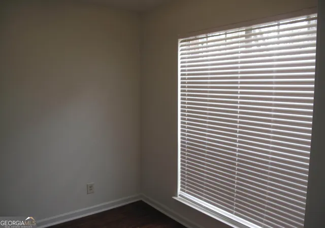 Listing Photo 4 - Condo for sale in building located at 633 Gdn Walk Dr, Stone Mountain, GA 30083