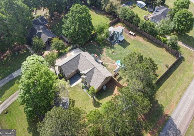Photo 2 of Sale Pending at 100 Huntcliff Ct, Lagrange, GA 30240 | MLS# 10531868 | Listing updated on 2025-10-29