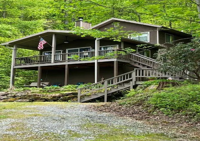 2nd image of 92 Boulder Ln, Rabun Gap, GA 30568 | MLS# 10783239
