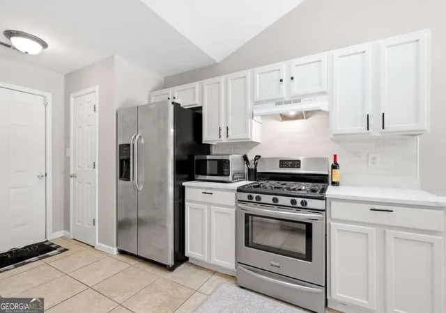 Photo 3 of Single family home for sale at 5480 Amber Cvs Way, Flowery Branch, GA 30542 | MLS# 10798090 | Listing updated on 2026-07-29