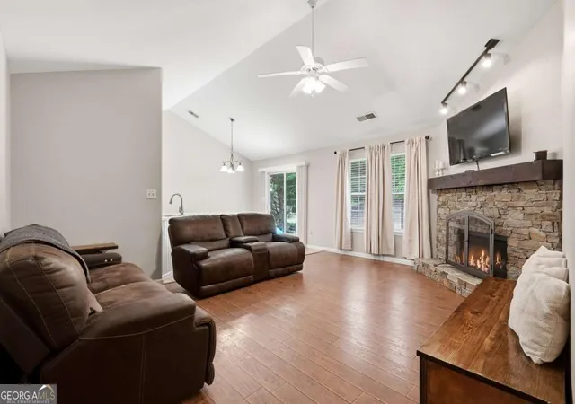 Photo 4 of Single family home for sale at 5480 Amber Cvs Way, Flowery Branch, GA 30542 | MLS# 10798090 | Listing updated on 2026-07-29