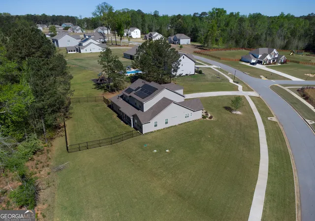 3rd image of 660 Genesee Pt, Newnan, GA 30263 | MLS# 10728253