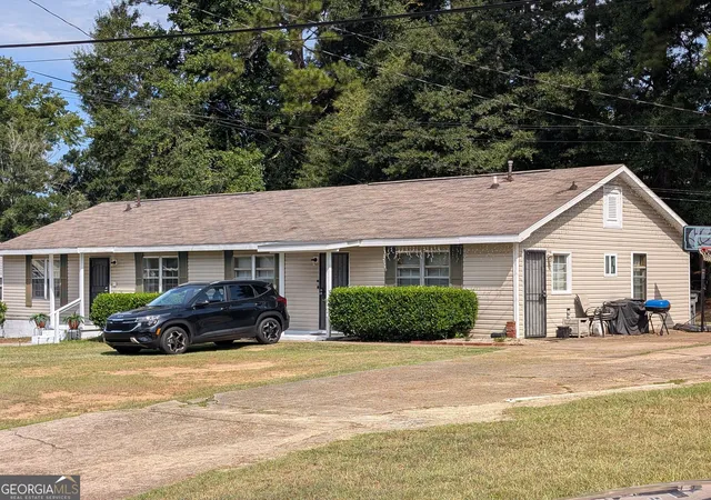 2nd image of 915 Arizona #A/B, Lagrange, GA 30241 | MLS# 10828085