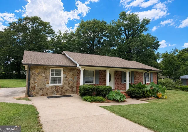 Photo 2 of Single family home for sale at 230 Cooper Rd, Athens, GA 30605 | MLS# 10766033 | Listing updated on 2026-08-05