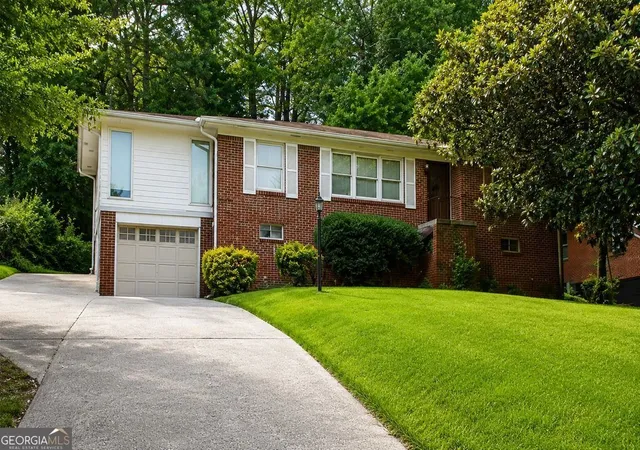 1st image of 2732 Oldknow Dr Nw, Atlanta, GA 30318 | MLS# 10818069