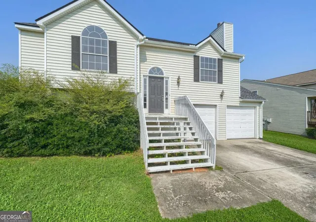 Photo 3 of Sale Pending at 7281 Sandpiper Wy, Riverdale, GA 30274 | MLS# 10817631 | Listing updated on 2026-09-02