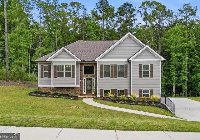 Photo 2 of Single family home for sale at 6030 Crowley Dr, Douglasville, GA 30135 | MLS# 10765415 | Listing updated on 2026-09-30