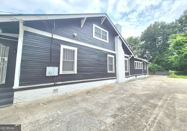 Photo 2 of Single family home for sale at 1078 Arlington Ave Sw, Atlanta, GA 30310 | MLS# 10795100 | Listing updated on 2026-08-21