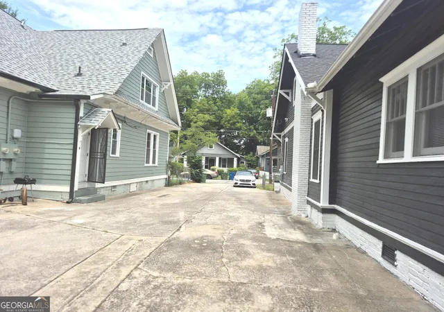 Photo 2 of Single family home for sale at 1078 Arlington Ave Sw, Atlanta, GA 30310 | MLS# 10795100 | Listing updated on 2026-08-21