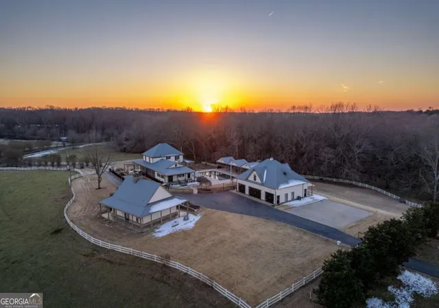 Photo 3 of Mansion for sale at 7527 Highway 326, Commerce, GA 30530 | MLS# 10686565 | Listing updated on 2026-09-26