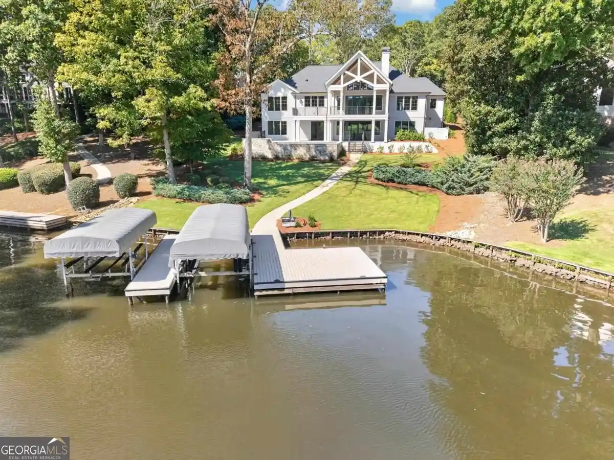 Photo 1 of Mansion for sale at 136 Barrington Hall Dr, Eatonton, GA 31024 | MLS# 10855569 | Listing updated on 2026-10-14