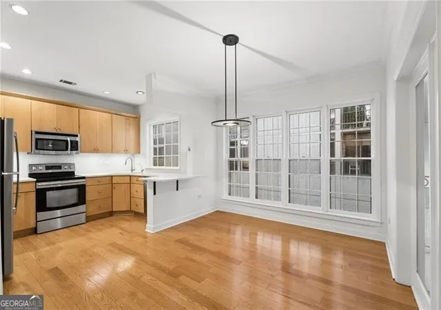 Photo 4 of Condo for sale at 175 15th Street NE #409, Atlanta, GA 30309 | MLS# 10819387 | Listing updated on 2026-08-19