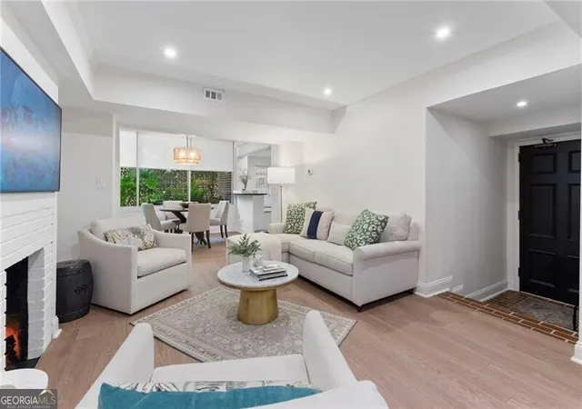 3rd image of 1325 Peachtree St Ne, Atlanta, GA 30309