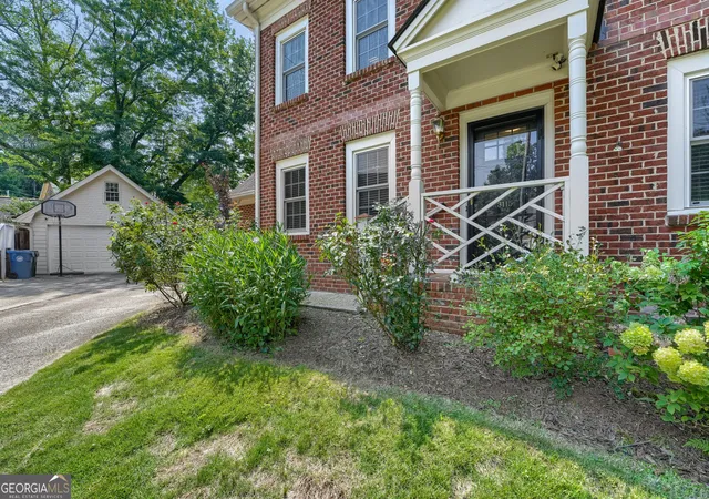 Photo 3 of Single family home for sale at 3115 Queens Walk NE, Atlanta, GA 30345 | MLS# 10816909 | Listing updated on 2026-09-12
