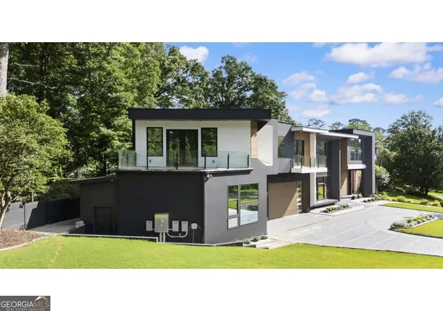 Photo 3 of Single family home for sale at 2401 NE Greenglade Rd, Atlanta, GA 30345 | MLS# 10784215 | Listing updated on 2026-07-28