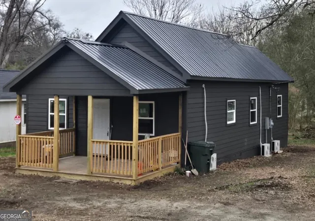 1st image of 2 Smith Rd, Newnan, GA 30263 | MLS# 10813147
