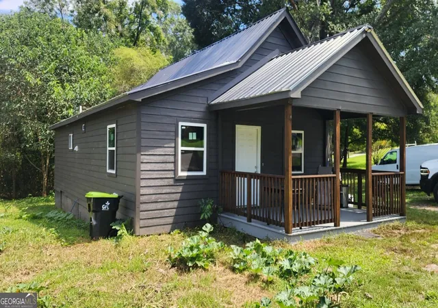 Photo 2 of Single family home for sale at 2 Smith Rd, Newnan, GA 30263 | MLS# 10813147 | Listing updated on 2026-09-18