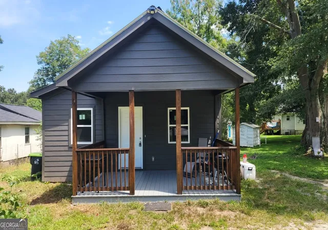 Photo 3 of Single family home for sale at 2 Smith Rd, Newnan, GA 30263 | MLS# 10813147 | Listing updated on 2026-09-18