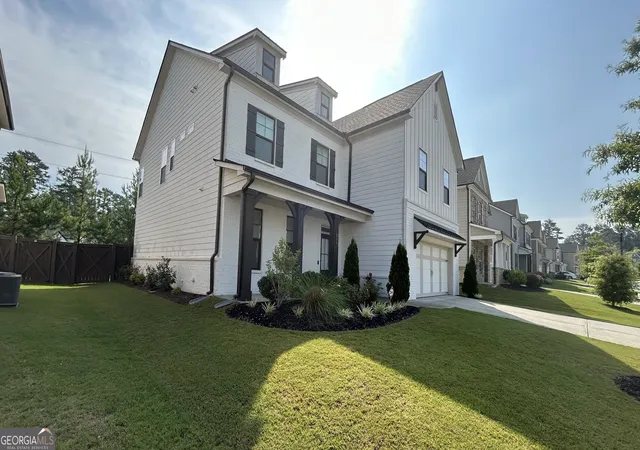 Photo 2 of Single family home for sale at 1533 Dover Creek Ln, Lawrenceville, GA 30045 | MLS# 10835293 | Listing updated on 2026-09-11