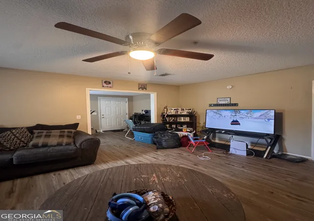 Photo 3 of Single family home for sale at 2723 Altama Ave, Brunswick, GA 31520 | MLS# 10811332 | Listing updated on 2026-08-06