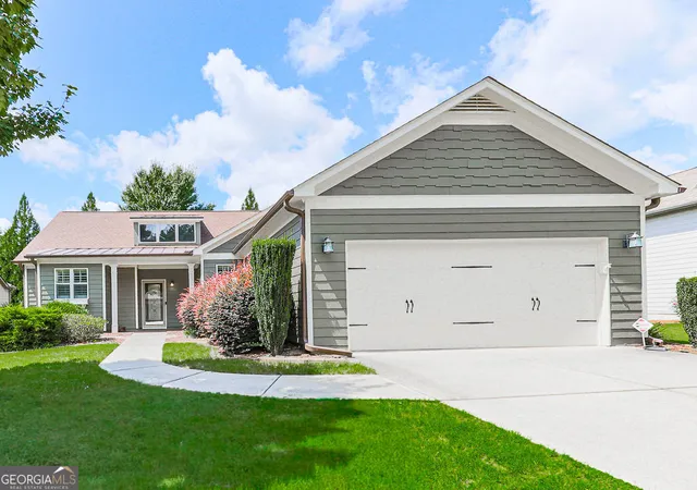Photo 1 of Single family home for sale at 424 Larkspur Dr, Canton, GA 30114 | MLS# 10823287 | Listing updated on 2026-09-16