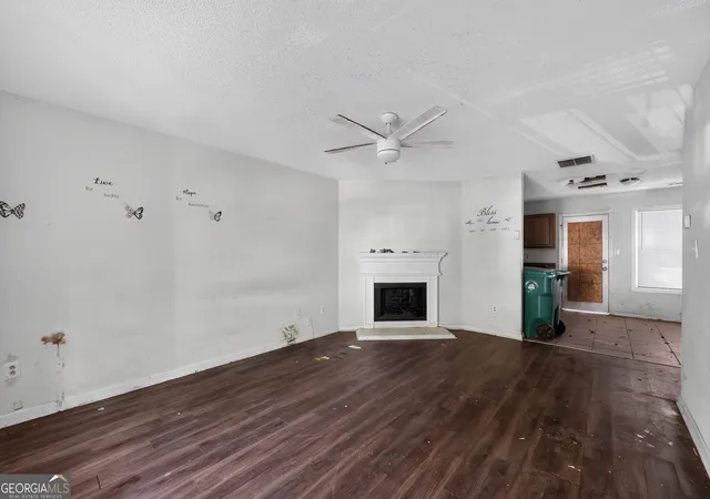Photo 4 of Single family home for sale at 7117 Ravenwood Ln, Lithonia, GA 30038 | MLS# 10809366 | Listing updated on 2026-08-13