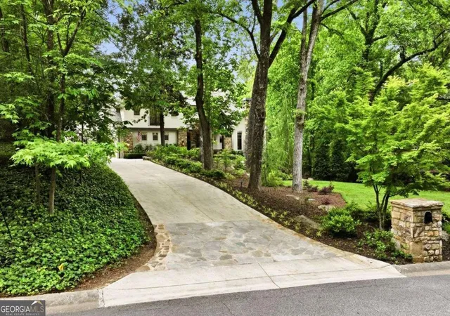 Photo 1 of Mansion for sale at 625 W Northway Ln, Sandy Springs, GA 30342 | MLS# 10759605 | Listing updated on 2026-09-28